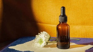 Hair Oil vs. Hair Serum: Which Elixir is Right for Your Hair Type?