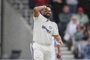 Ashwin Urges Gambhir, Gill to Mentor Pant on Converting Centuries into Double Tons
OR
Ashwin to Gambhir & Gill: Guide Rishabh Pant to Double Centuries After Leeds Show