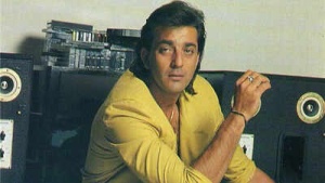 Long before Madhuri Dixit and Maanayata, Sanjay Dutt proposed marriage to THIS actress in front of his mother Nargis Dutt