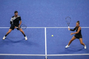US Open Day 2: Alcaraz's Buzz Cut Steals the Show, Venus Defies Age, and Tennis Legends Say Farewell