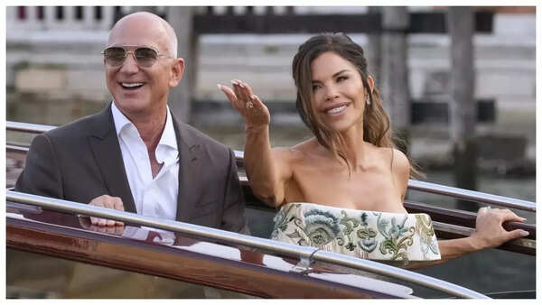 Jeff Bezos and Lauren Sanchez pose for a wedding photo in Venice