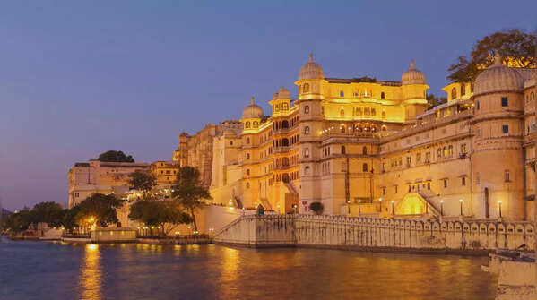 A picturesque cityscape of an Indian city known for its lakes.