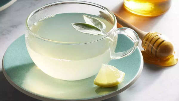 Sage tea to soothe sore throats
