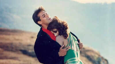 She ruled the ’90s with Salman Khan and Rajinikanth, today her net worth stands at ₹2,000 crore - Guess who?